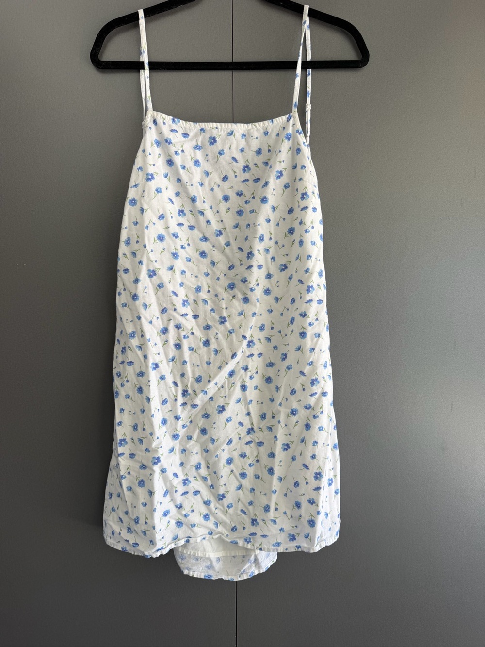 American Eagle White Tank with Blue Floral Accents